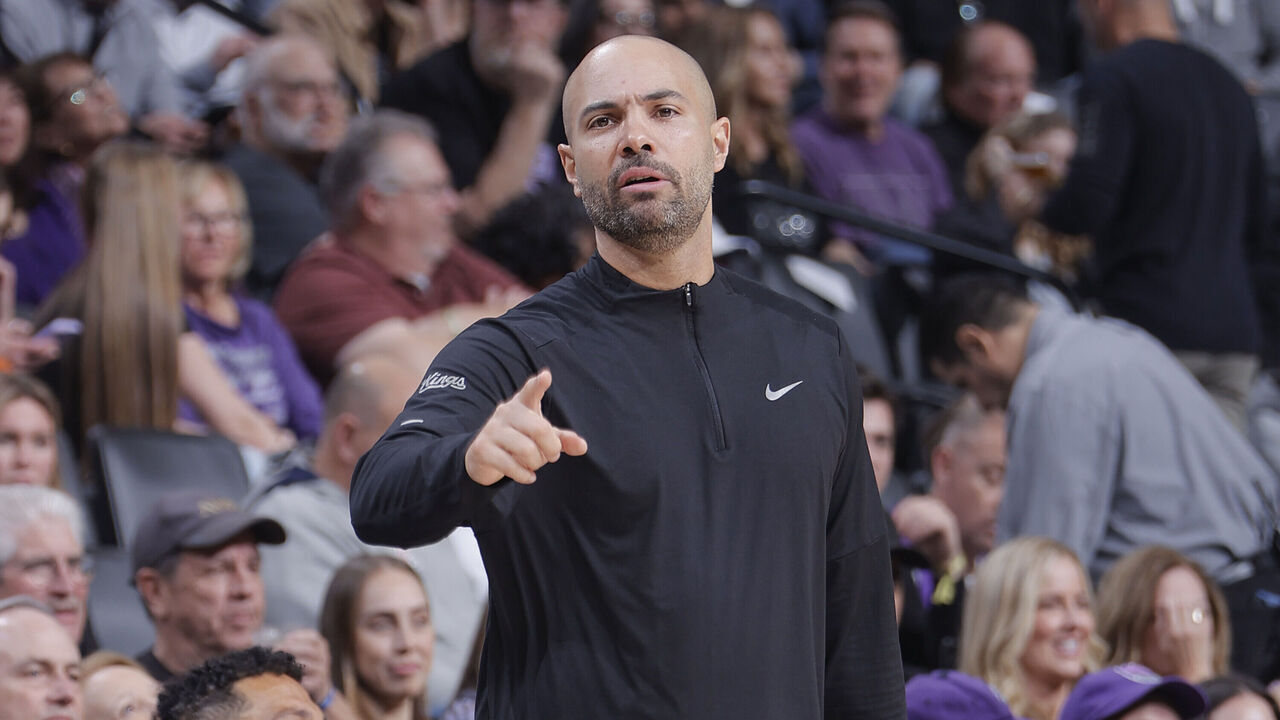 SACRAMENTO, CA - DECEMBER 22: Assistant Coach Jordi Fernandez of the Sacramento Kings looks on during the game on December 22, 2023 at Golden 1 Center in Sacramento, California. Mandatory Copyright Notice: Copyright 2023 NBAE