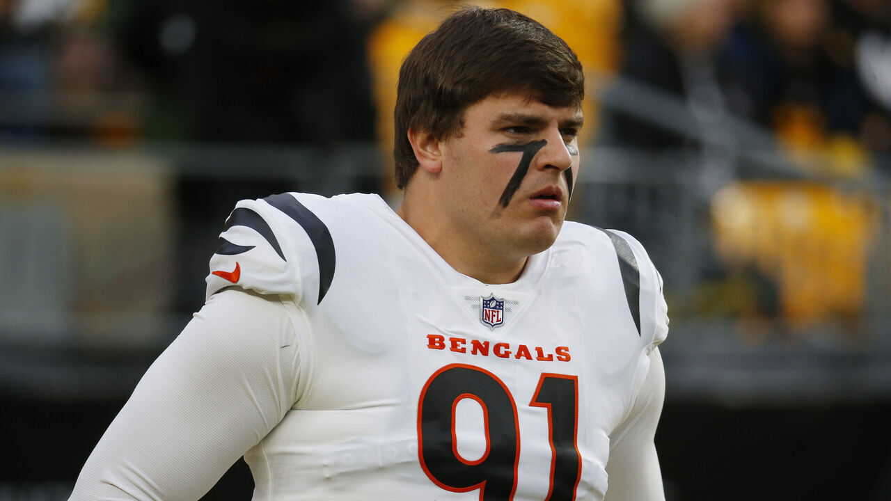 PITTSBURGH, PENNSYLVANIA - DECEMBER 23: Trey Hendrickson #91 of the Cincinnati Bengals looks on prior to a game against the Pittsburgh Steelers at Acrisure Stadium on December 23, 2023 in Pittsburgh, Pennsylvania.