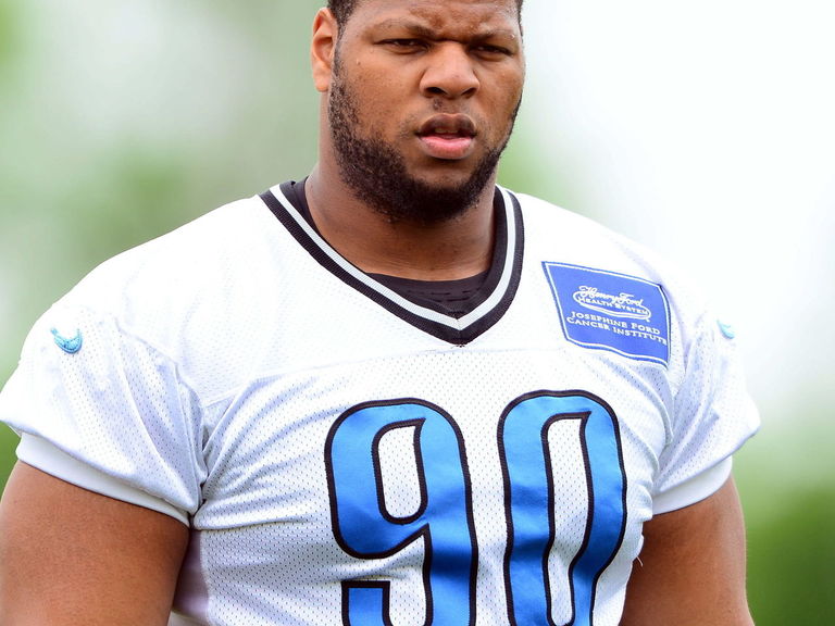 Ndamukong Suh, Lions in neutral on contract talks