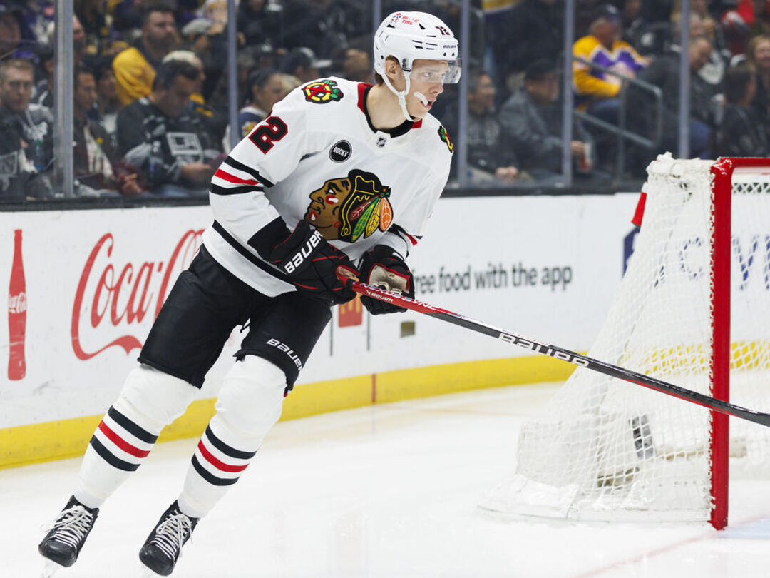 Blackhawks sign Alex Vlasic to 6-year extension