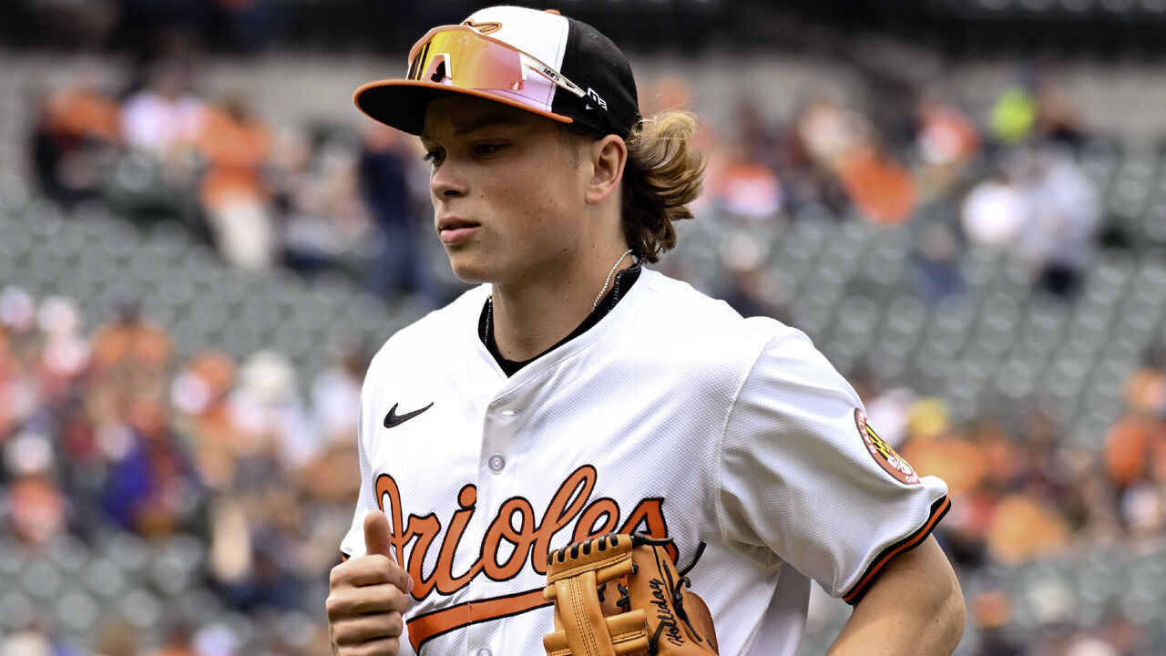 BALTIMORE, MD - April 17: Baltimore Orioles second baseman Jackson Holliday (7) runs of the field after an inning during the Minnesota Twins versus the Baltimore Orioles on April 17, 2024 at Oriole Park at Camden Yards in Baltimore, MD.