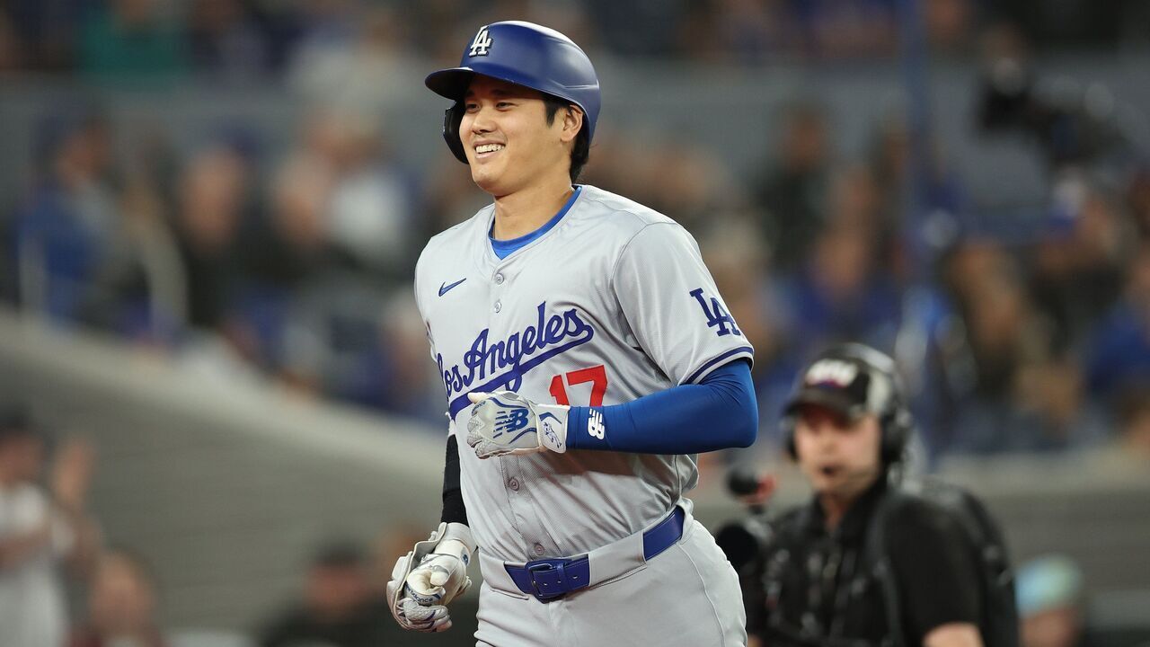 TORONTO. L.A. Dodgers superstar Shohei Ohtani blasts a home run off starter Chris Bassitt of the Toronto Blue Jays in Toronto on Friday. (R.J.Johnston/Toronto Star) R.J. Johnston/Toronto Star (R.J. Johnston/Toronto Star via Getty Images)