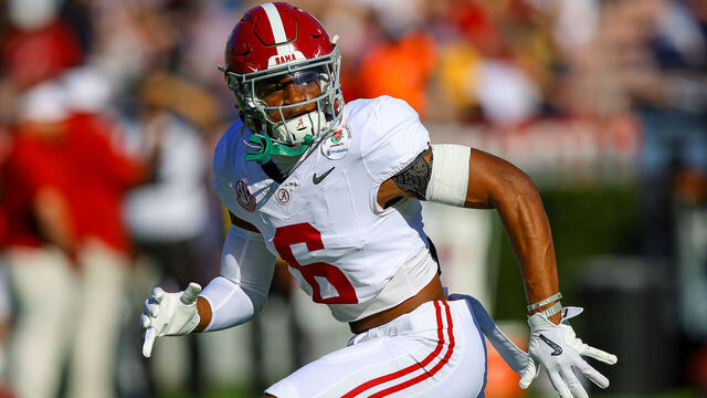 PASADENA, CA - JANUARY 01: Alabama Crimson Tide defensive back Jaylen Key (6) warms up before the Alabama Crimson Tide game versus the Michigan Wolverines CFP Semifinal at the Rose Bowl Game on January, 1, 2024, at the Rose Bowl Stadium in Pasadena, CA.