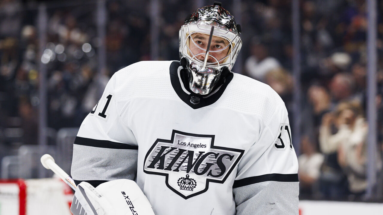 LOS ANGELES, CA - APRIL 13: Los Angeles Kings goaltender David Rittich (31) during an NHL game against the Anaheim Ducks on April 13, 2024 at Crypto.com Arena in Los Angeles, CA.