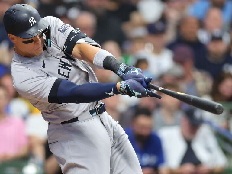 Yankees score 15 vs. Brewers in consecutive games to win series ...