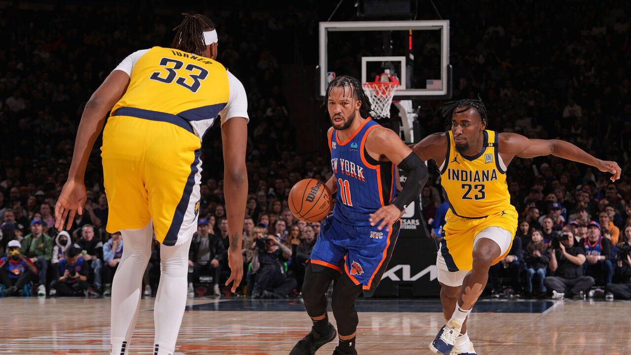 NEW YORK, NY - FEBRUARY 10: Jalen Brunson #11 of the New York Knicks dribbles the ball during the game against the Indiana Pacers on February 10, 2024 at Madison Square Garden in New York City, New York. Mandatory Copyright Notice: Copyright 2024 NBAE