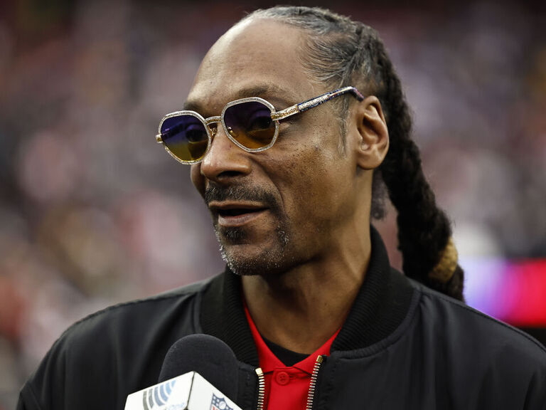 Snoop Dogg Becomes New Sponsor Of Arizona Bowl | TheScore.com