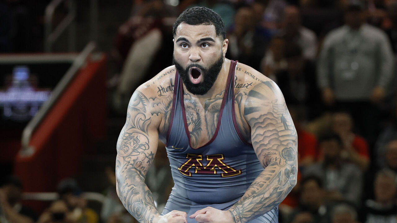 DETROIT, MI - MARCH 19: Gable Steveson of the Minnesota Golden Gophers defeats Cohlton Schultz of the Arizona State Sun Devils in the 285-pound final match during the Division I Men's Wrestling Championship held at Little Caesars Arena on March 19, 2022 in Detroit, Michigan.
