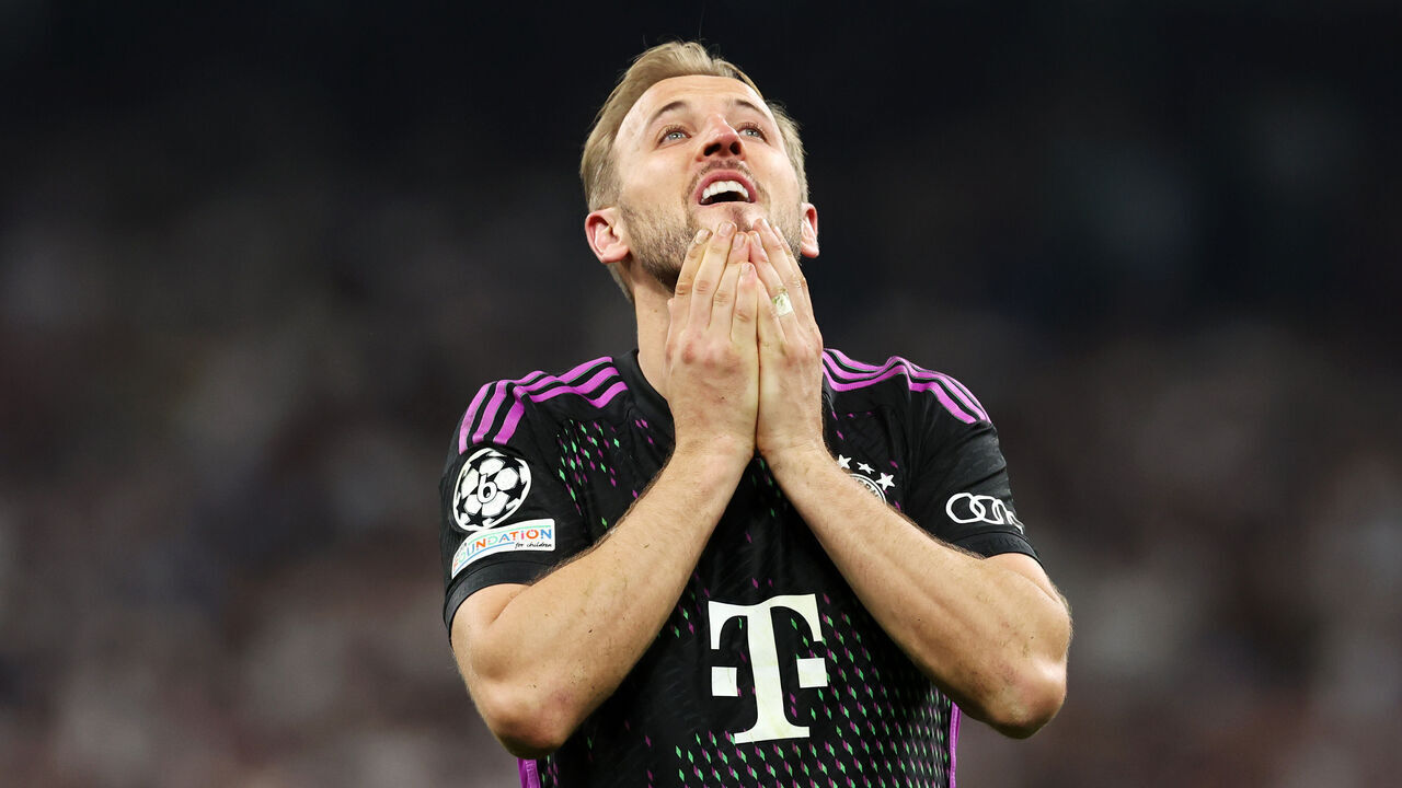 MADRID, SPAIN - MAY 08: Harry Kane of Bayern Munich looks dejected after the team's defeat and elimination from the UEFA Champions League during the UEFA Champions League semi-final second leg match between Real Madrid and FC Bayern München at Estadio Santiago Bernabeu on May 08, 2024 in Madrid, Spain.