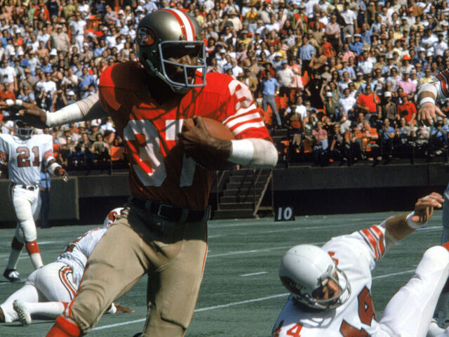 SAN FRANCISCO - OCTOBER 6: Cornerback Jimmy Johnson #37 of the San Francisco 49ers returns an interception against the St. Louis Cardinals at Candlestick Park on October 6, 1974 in San Francisco, California. The Cardinals defeated the Niners 34-9.
