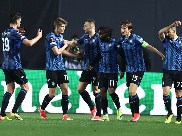 BERGAMO, ITALY - MAY 9: Ademola Lookman of Atalanta Bc celebrates after scoring his team's first goal with team mates during the UEFA Europa League 2023/24 Semi-Final second leg match between Atalanta BC and Olympique de Marseille at Stadio Atleti Azzurri d'Italia on May 9, 2024 in Bergamo, Italy.