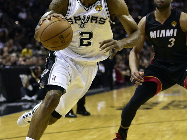 PHOTO: Kawhi Leonard's hands got even bigger for Fantasy Factory