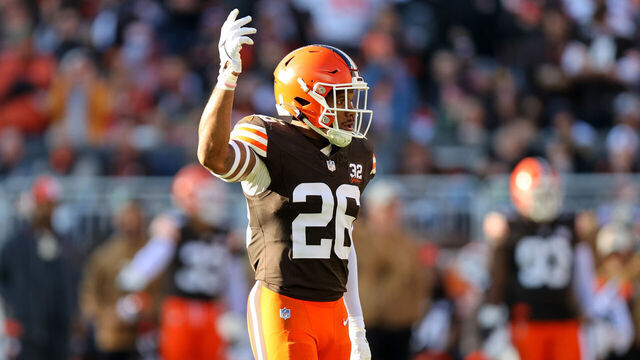 CLEVELAND, OH - NOVEMBER 19: Cleveland Browns safety Rodney McLeod (26) at the line of scrimmage during the third quarter of the National Football League game between the Pittsburgh Steelers and Cleveland Browns on November 19, 2023, at Cleveland Browns Stadium in Cleveland, OH.