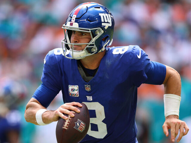 MIAMI GARDENS, FLORIDA - OCTOBER 08: Daniel Jones #8 of the New York Giants looks to pass during the first half against the Miami Dolphins at Hard Rock Stadium on October 08, 2023 in Miami Gardens, Florida.