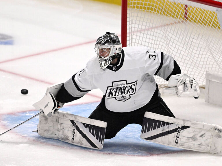 Kings sign Rittich to 1-year, $1M deal | theScore.com