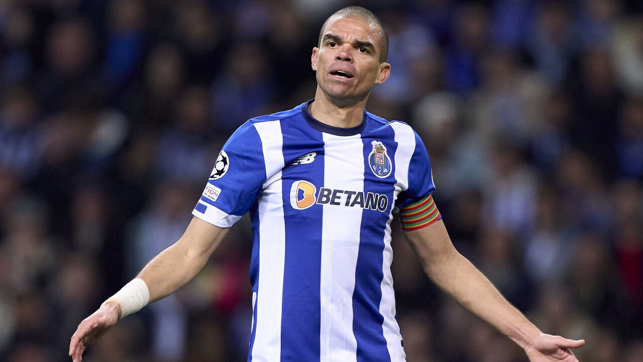 PORTO, PORTUGAL - FEBRUARY 21: Kepler Laveran Lima Ferreira 'Pepe' of FC Porto reacts during the UEFA Champions League 2023/24 round of 16 first leg match between FC Porto and Arsenal FC at Estadio do Dragao on February 21, 2024 in Porto, Portugal.