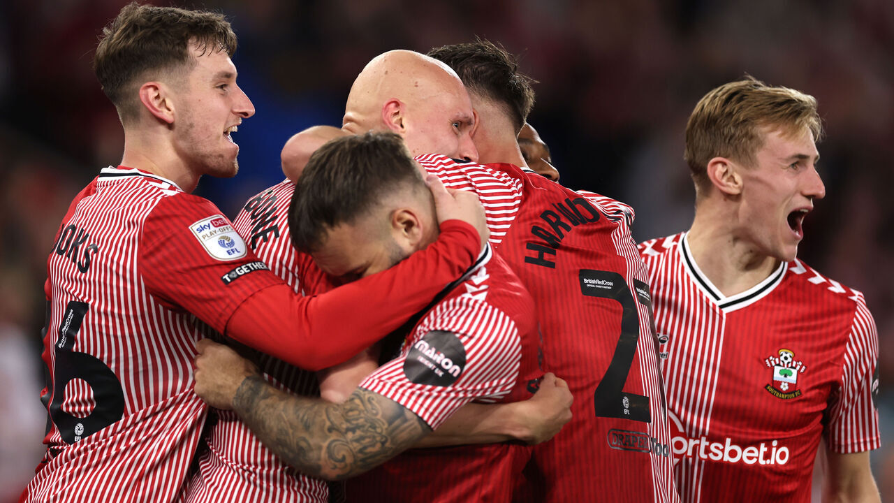 Southampton's Will Smallbone (centre) celebrates scoring their side's first goal of the game with team-mates during the Sky Bet Championship play-off, semi-final, second leg match at St Mary's Stadium, Southampton. Picture date: Friday May 17, 2024.