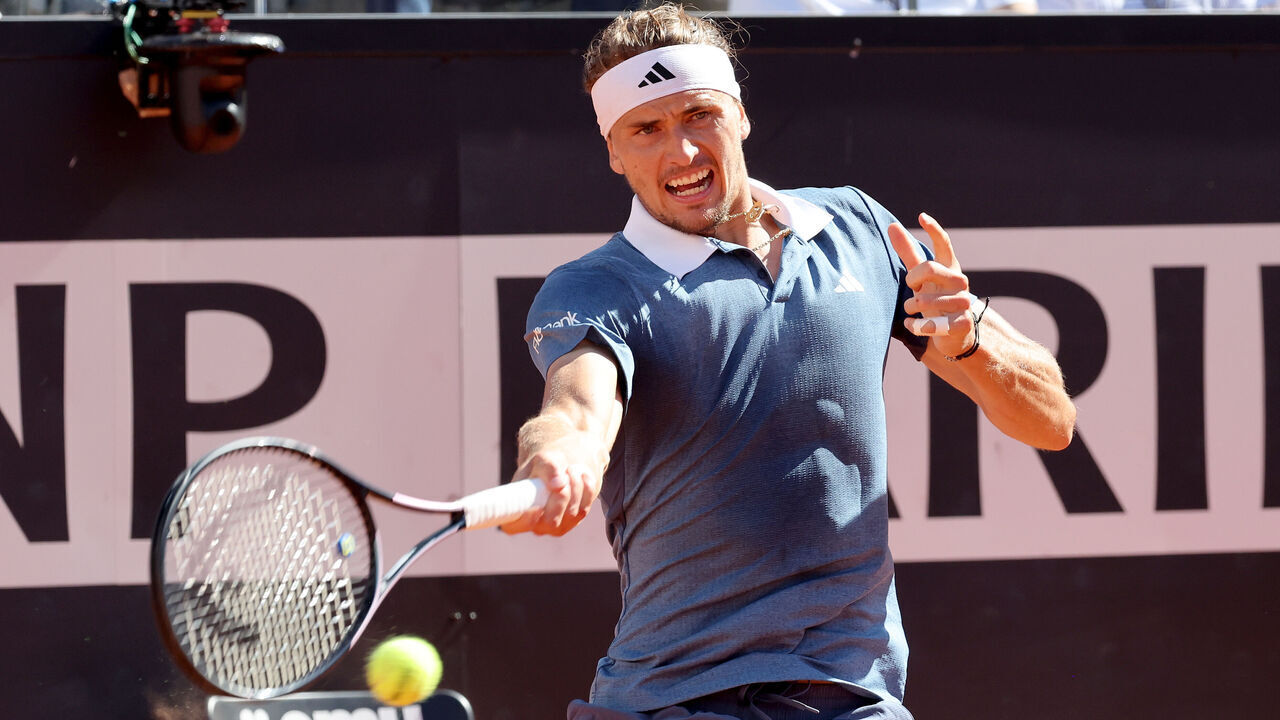 ROME, ITALY - MAY 17: Alexander Zverev of Germany plays a forehand against Alejandro Tabilo of Chile during their Men's Singles Semifinal match on Day Twelve of the Internazionali BNL D'Italia 2024 at Foro Italico on May 17, 2024 in Rome, Italy.