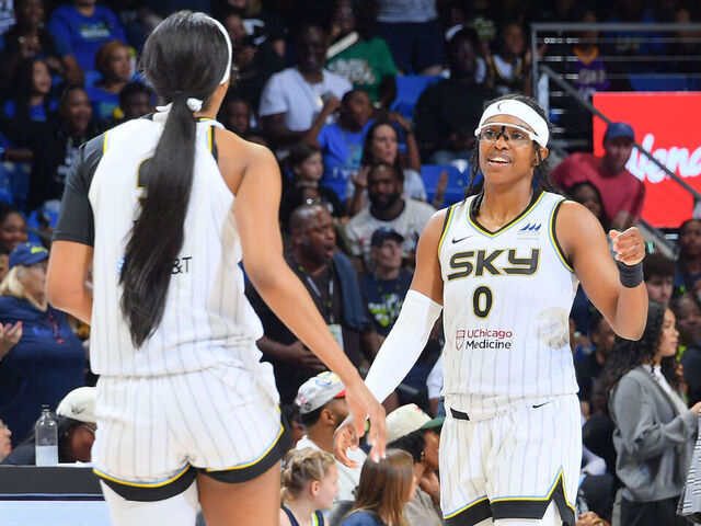 Sky rally past Wings for 1st win of season | theScore.com