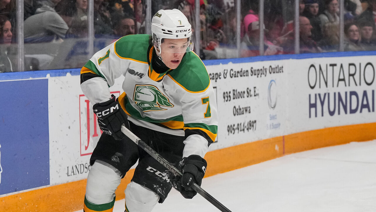 OSHAWA, CANADA - FEBRUARY 11: Easton Cowan #7 of the London Knights skates against the Oshawa Generals at Tribute Communities Centre on February 11, 2024 in Oshawa, Ontario, Canada.