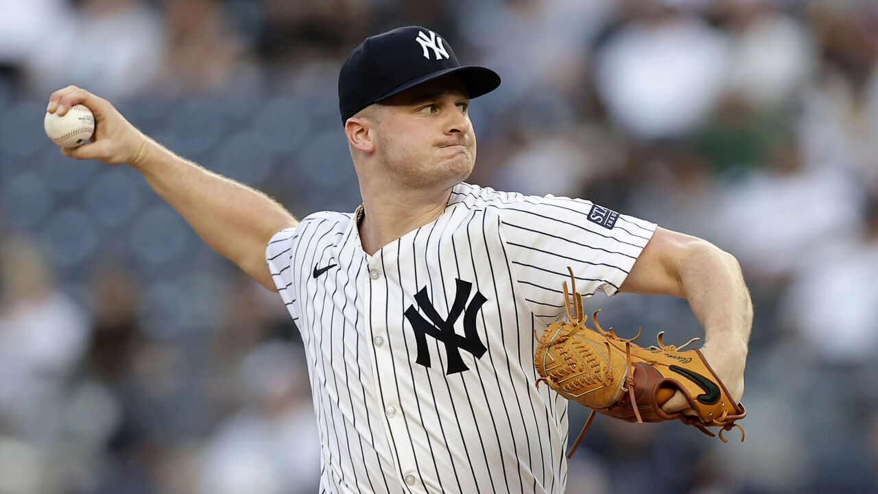 NEW YORK, NEW YORK - MAY 21: Clarke Schmidt #36 of the New York Yankees pitches during the first inning against the Seattle Mariners at Yankee Stadium on May 21, 2024 in New York City.