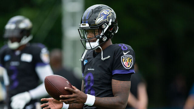 WESTFIELD, IN - AUGUST 17: Baltimore Ravens quarterback Lamar Jackson (8) warms up before the Indianapolis Colts joint training camp practice with the Baltimore Ravens on August 17, 2018 at the Grand Park Sports Campus in Westfield, IN.