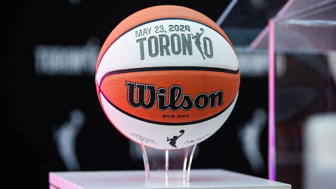 Toronto, ON - May 23: Prime Minister Justin Trudeau and other dignitaries announce the expansion of the WNBA to Canada with a team in Toronto. PD Nick Lachance/Toronto Star Nick Lachance/Toronto Star (Nick Lachance/Toronto Star via Getty Images)