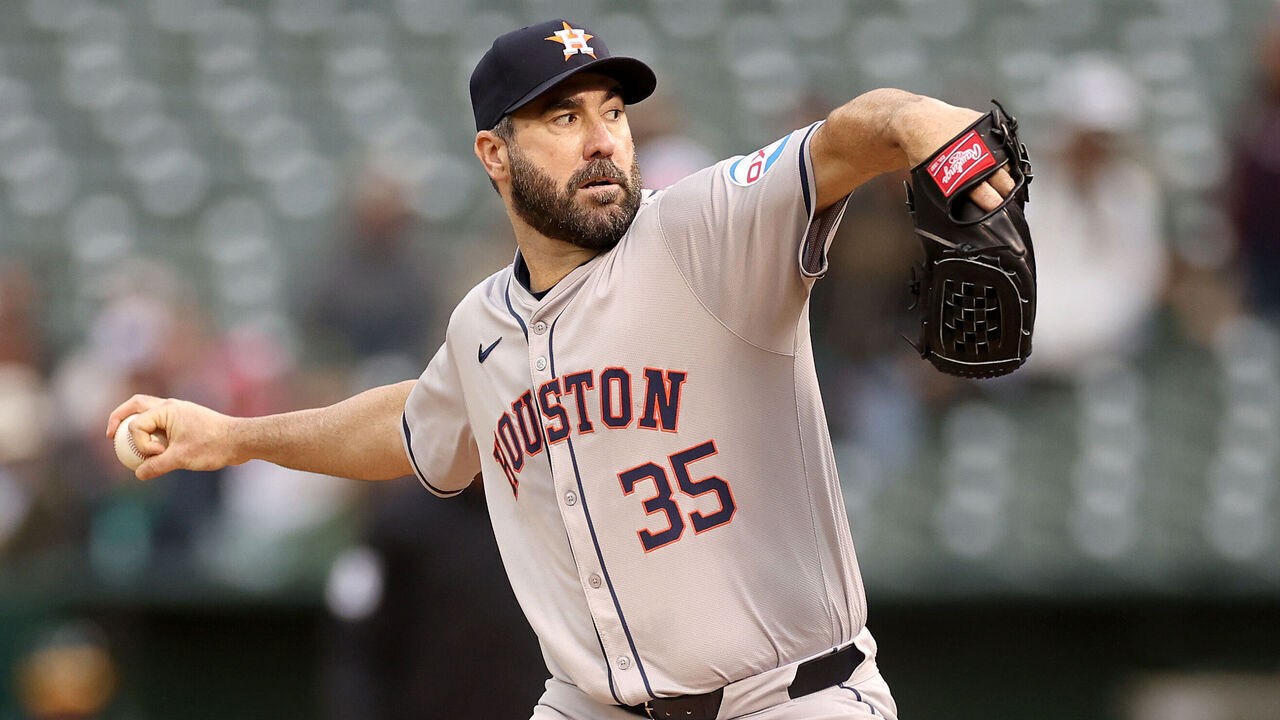 OAKLAND, CALIFORNIA - MAY 24: Justin Verlander #35 of the Houston Astros pitches against the Oakland Athletics in the first inning at Oakland Coliseum on May24, 2024 in Oakland, California.