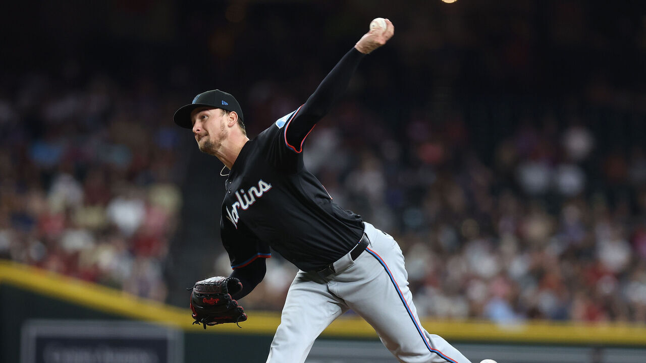 PHOENIX, ARIZONA - MAY 24: Starting pitcher Braxton Garrett #29 of the Miami Marlins pitches against the Arizona Diamondbacks during the first inning of the MLB game at Chase Field on May 24, 2024 in Phoenix, Arizona.