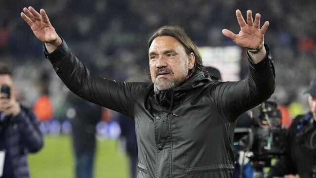 Leeds United manager Daniel Farke celebrates following during the Sky Bet Championship play-off semi-final second leg match at Elland Road, Leeds. Picture date: Thursday May 16, 2024.