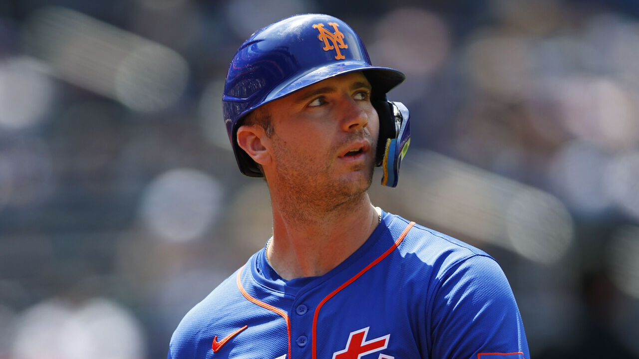 NEW YORK, NEW YORK - MAY 26: Pete Alonso #20 of the New York Mets in action against the San Francisco Giants during a game at Citi Field on May 26, 2024 in New York City.