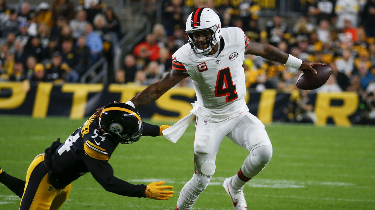 PITTSBURGH, PA - SEPTEMBER 18: Deshaun Watson #4 of the Cleveland Browns in action against the Pittsburgh Steelers on September 18, 2023 at Acrisure Stadium in Pittsburgh, Pennsylvania.