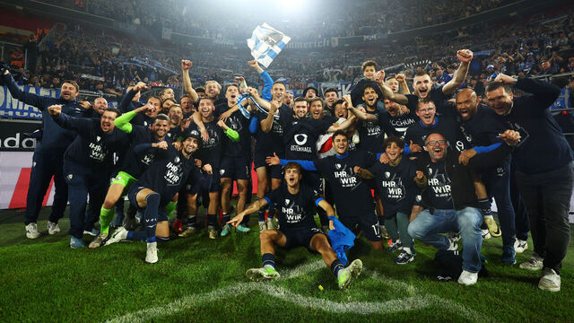 DUESSELDORF, GERMANY - MAY 27: Players of VfL Bochum celebrate following the team's victory and securing a spot in Bundesliga after the Bundesliga playoffs second leg match between Fortuna Düsseldorf and VfL Bochum on May 27, 2024 in Duesseldorf, Germany.