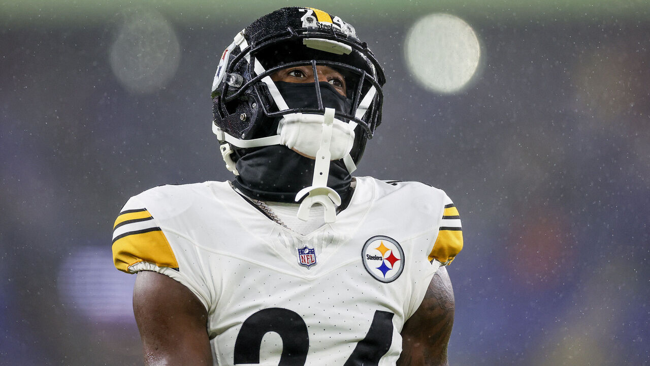 BALTIMORE, MARYLAND - JANUARY 06: Joey Porter Jr. #24 of the Pittsburgh Steelers reacts after a play in the fourth quarter of a game against the Baltimore Ravens at M&T Bank Stadium on January 06, 2024 in Baltimore, Maryland.