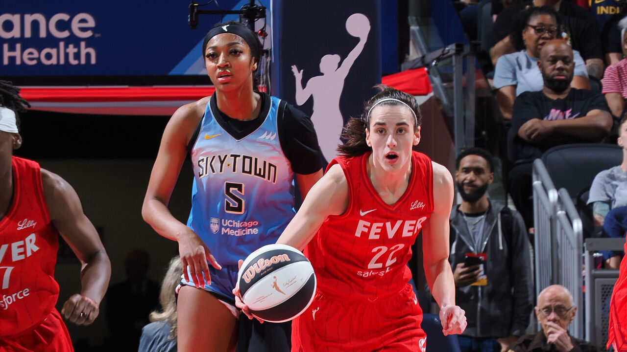 INDIANAPOLIS, IN - JUNE 1: Caitlin Clark #22 of the Indiana Fever dribbles the ball during the game against the Chicago Sky on June 1, 2024 at Gainbridge Fieldhouse in Indianapolis, Indiana. Mandatory Copyright Notice: Copyright 2024 NBAE