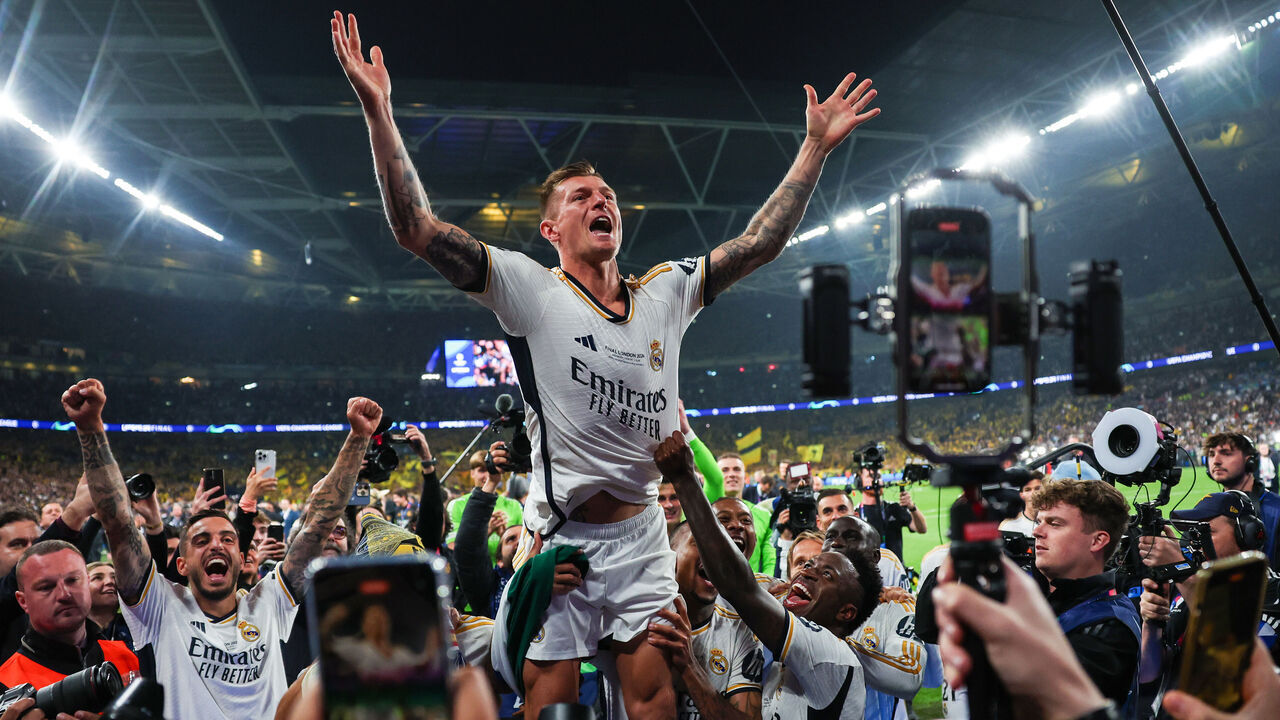 LONDON, ENGLAND - JUNE 1: Toni Kroos of Real Madrid celebrates with teammates after winning the UEFA Champions League 2023/24 final match between Borussia Dortmund v Real Madrid CF at Wembley Stadium on June 1, 2024 in London, England.