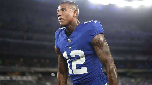 EAST RUTHERFORD, NJ - OCTOBER 2: Darren Waller #12 of the New York Giants warms up prior to an NFL football game against the Seattle Seahawks at MetLife Stadium on October 2, 2023 in East Rutherford, New Jersey.