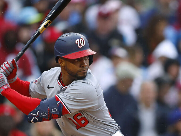 Mariners add Victor Robles on MLB deal | theScore.com