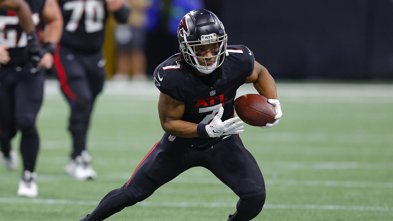 ATLANTA, GEORGIA - DECEMBER 24: Bijan Robinson #7 of the Atlanta Falcons rushes during the second quarter against the Indianapolis Colts at Mercedes-Benz Stadium on December 24, 2023 in Atlanta, Georgia.