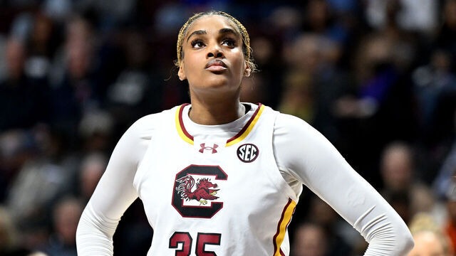 UNCASVILLE, CONNECTICUT - DECEMBER 10: Sakima Walker #35 of the South Carolina Gamecocks rests during a break in the game against the Utah Utes at Mohegan Sun Arena on December 10, 2023 in Uncasville, Connecticut.