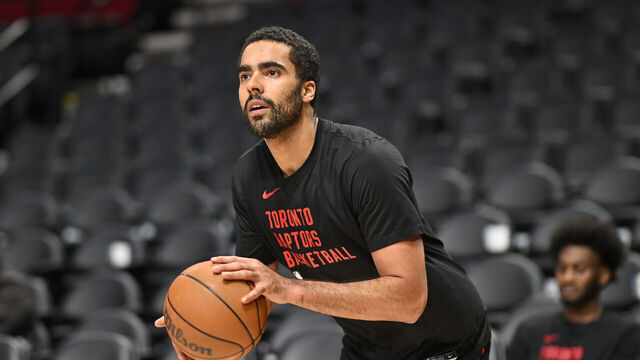 PORTLAND, OREGON - MARCH 09: Jontay Porter #34 of the Toronto Raptors warms up before the game against the Portland Trail Blazers at the Moda Center on March 09, 2024 in Portland, Oregon.