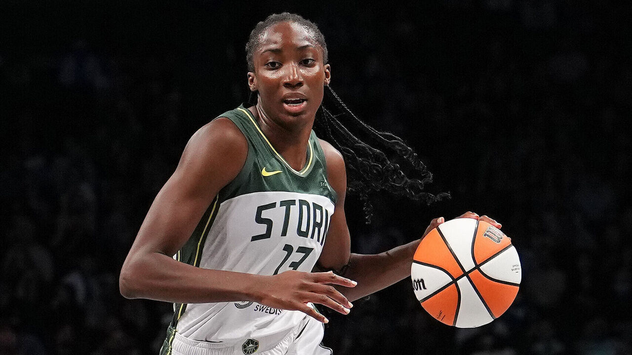 BROOKLYN, NY - MAY 20: Ezi Magbegor #13 of the Seattle Storm handles the ball during the game against the New York Liberty on May 20, 2024 at Barclays Center in Brooklyn, New York. Mandatory Copyright Notice: Copyright 2024 NBAE