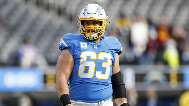 INGLEWOOD, CA - JANUARY 01: Los Angeles Chargers center Corey Linsley (63) warms up prior to an NFL regular season game between the Los Angeles Rams and the Los Angeles Chargers on January 01, 2023, at SoFi Stadium in Inglewood, CA.