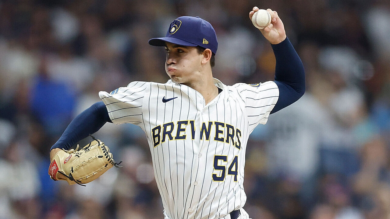 MILWAUKEE, WISCONSIN - JUNE 01: Robert Gasser #54 of the Milwaukee Brewers pitches against the Chicago White Sox at American Family Field on June 01, 2024 in Milwaukee, Wisconsin.