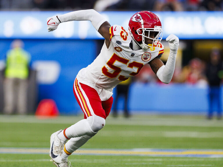 Report: Chiefs' Thompson hospitalized after cardiac event during team ...