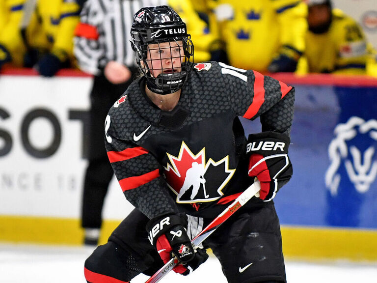 PWHL New York Drafts Sarah Fillier With No. 1 Pick | TheScore.com