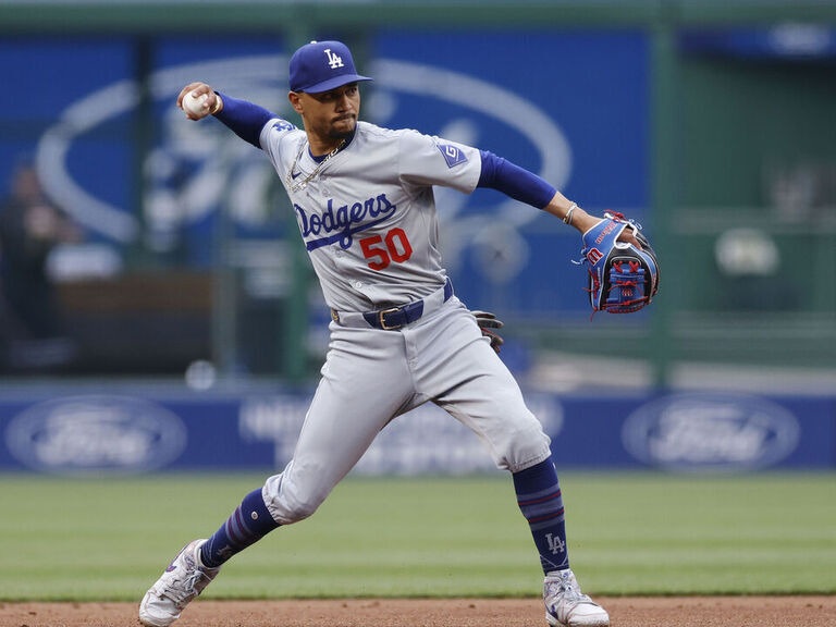 Dodgers plan to have Betts playing infield in 2025