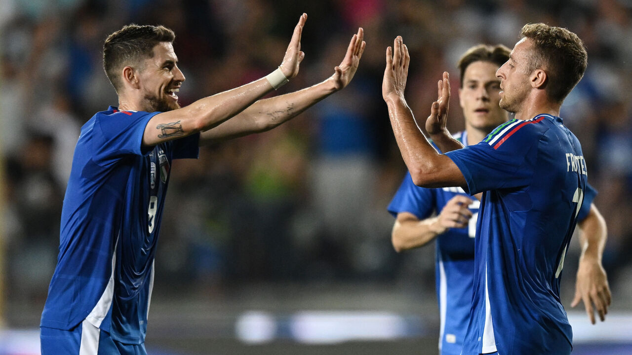 EMPOLI, ITALY - JUNE 09: Davide Frattesi of Italy celebrates his goal with Jorginho during the international Friendly match between Italy and Bosnia & Herzegovina at Stadio Carlo Castellani on June 09, 2024 in Empoli, Italy.