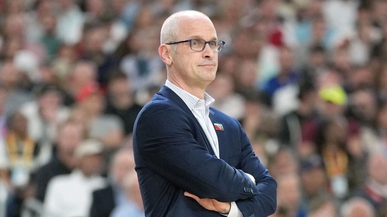 GLENDALE, ARIZONA - APRIL 06: Head coach Dan Hurley of The Connecticut Huskies looks on during the NCAA Mens Basketball Tournament Final Four semifinal game against the Alabama Crimson Tide at State Farm Stadium on April 06, 2024 in Glendale, Arizona.