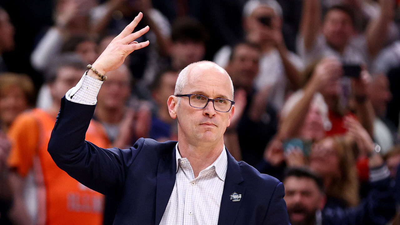 BOSTON, MASSACHUSETTS - MARCH 30: Head coach Dan Hurley of the Connecticut Huskies celebrates against the Illinois Fighting Illini during the second half in the Elite 8 round of the NCAA Men's Basketball Tournament at TD Garden on March 30, 2024 in Boston, Massachusetts.